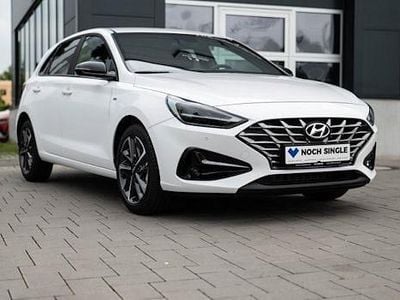 Weiß Gebraucht 2024 Hyundai i30 Advantage Limousine | 21.490 € (Superpreis)