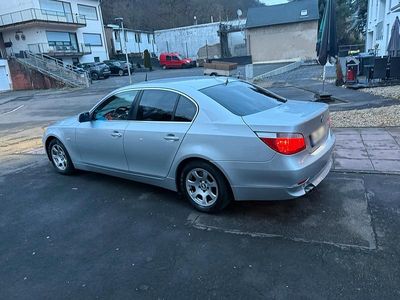 Gebraucht BMW 523 177 PS (130 kW) 2006 Silber Limousine