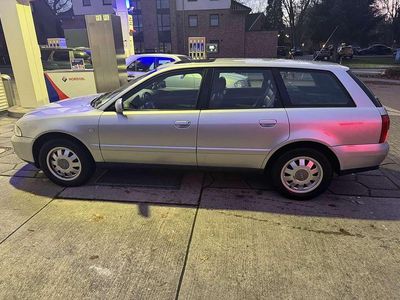 Gebraucht Audi A4 116 PS (85 kW) 2000 Grau Kombi