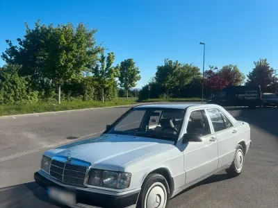 Brugt Mercedes 190 72 HK (52 kW) 1988 Hvid Sedan