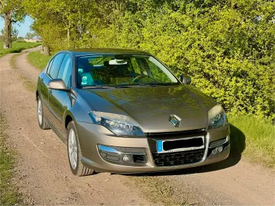 Gebraucht Renault Laguna III 140 PS (102 kW) 2013 Beige Limousine