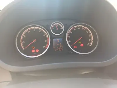 Usado Opel Corsa Edition 80 HP (58 kW) 2007 Cinzento Citadino