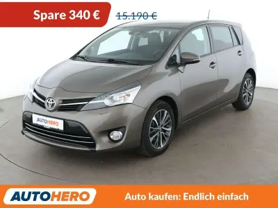 Gebraucht Toyota Verso Executive 147 PS (108 kW) 2016 Gold Van / Kleinbus