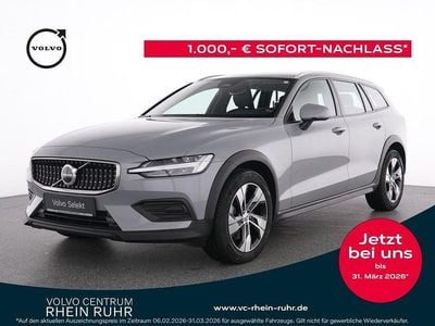Gebraucht Volvo V60 CC Plus 197 PS (144 kW) 2023 Grau vapour grey / metallic Kombi