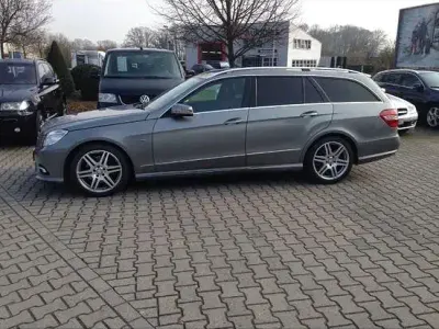 Gebraucht Mercedes E350 Avantgarde 265 PS (194 kW) 2011 Kombi