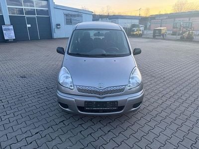 Gebraucht Toyota Yaris Verso Sol 84 PS (61 kW) 2004 Grau Van / Kleinbus