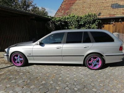 BMW 528
