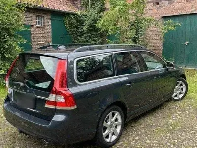 Gebraucht Volvo V70 Summum 181 PS (133 kW) 2014 Grau Kombi