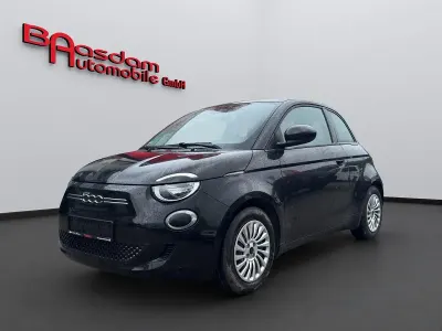 Gebraucht Fiat 500e Action 69 kW (95 PS) 2023 Schwarz Kleinwagen