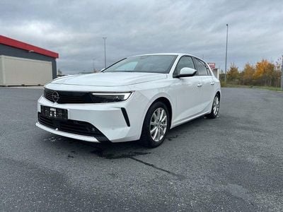 Jade weiss/arktis weiss Gebraucht 2022 Opel Astra Limousine | 16.199 € (Fairer Preis)