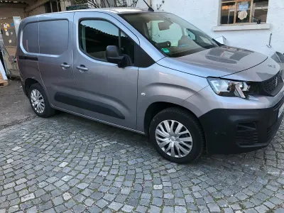 Gebraucht Peugeot Partner 99 PS (72 kW) 2019 Grau Van / Kleinbus