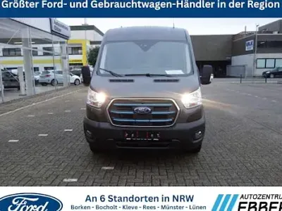 Begagnad Ford E-Transit Trend 135 kW (184 HK) 2022 Grå Van