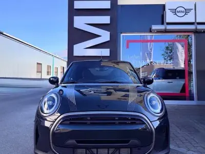 Gebraucht Mini Cooper Cabriolet Resolute Edition 136 PS (100 kW) 2023 Grün Cabrio