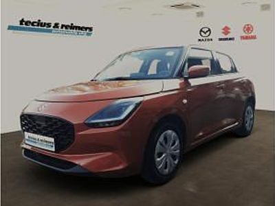 Neu Suzuki Swift Club 83 PS (61 kW) 2026 Orange (flame orange pearl metallic) Kleinwagen