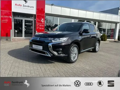 Gebraucht Mitsubishi Outlander P-HEV Spirit 224 PS (164 kW) 2020 Schwarz SUV