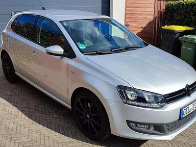 Silber Gebraucht 2013 VW Polo Life Limousine | 5.600 € (Fairer Preis)