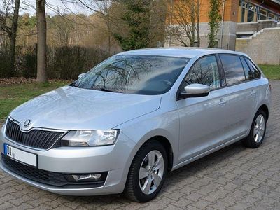 Gebraucht Skoda Rapid Ambition 95 PS (69 kW) 2018 Silber Kleinwagen