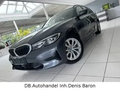 Gebraucht BMW 320 Advantage 190 PS (139 kW) 2020 Grau Kombi