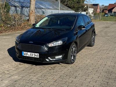 Gebraucht Ford Focus Titanium 120 PS (88 kW) 2016 Schwarz Limousine