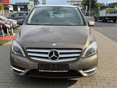 Gebraucht Mercedes B200 156 PS (114 kW) 2012 Grau Van / Kleinbus