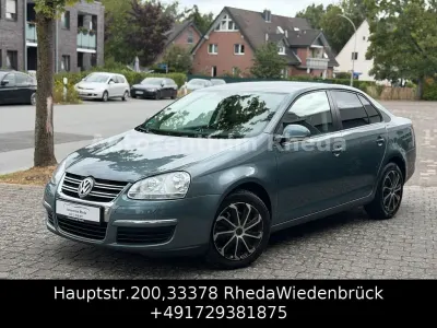Gebraucht VW Jetta Freestyle 122 PS (89 kW) 2009 Grün Limousine