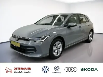 Gebraucht VW Golf VIII Life 150 PS (110 kW) 2025 Mondsteingrau Limousine