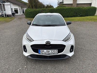 Northern white pearl Gebraucht 2024 Mazda 2 Homura-Line Limousine | 23.980 € (Fairer Preis)