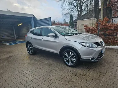 Gebraucht Nissan Qashqai 116 PS (85 kW) 2016 Silber SUV