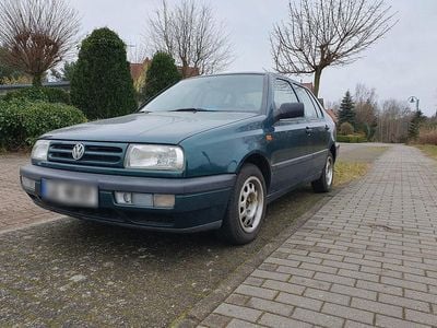 Gebraucht VW Vento 75 PS (55 kW) 1996 Grün Limousine