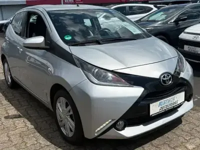 Gebraucht Toyota Aygo X-play 69 PS (50 kW) 2015 Andere Kleinwagen