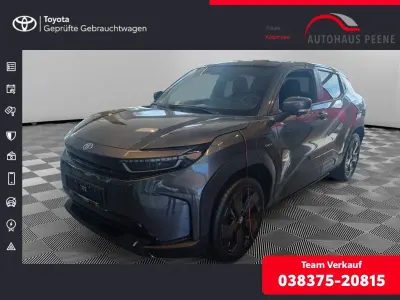 Neu Toyota Urban Cruiser Lounge 127 kW (174 PS) 2026 Grau SUV
