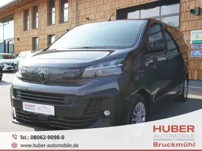 Gebraucht Peugeot Expert 179 PS (131 kW) 2024 Grau Van