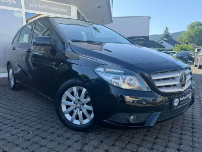 Gebraucht Mercedes B200 156 PS (114 kW) 2014 Schwarz Van / Kleinbus
