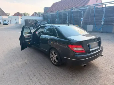 Gebraucht Mercedes C180 223 PS (164 kW) 2012 Schwarz Limousine