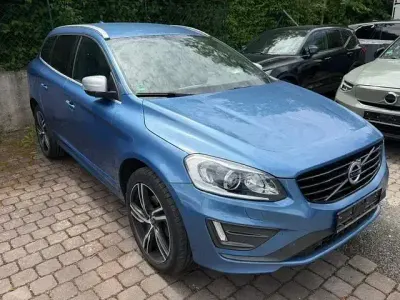 Gebraucht Volvo XC60 R-Design Momentum 190 PS (139 kW) 2017 Blau SUV