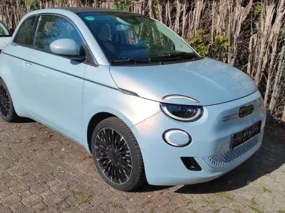Gebraucht Fiat 500e La Prima 86 kW (118 PS) 2023 Blau Cabrio