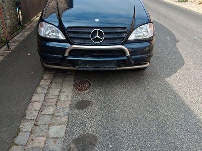Gebraucht Mercedes ML430 272 PS (200 kW) 1999 Schwarz SUV