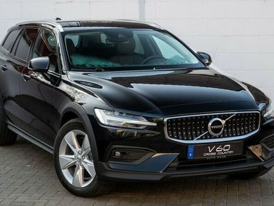 Onyx black / metallic Gebraucht 2021 Volvo V60 CC Kombi | 34.900 € (Fairer Preis)