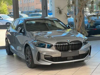 Używany BMW 120 Performance 190 KM (139 kW) 2023 Szary Hatchback