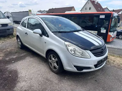 Gebraucht Opel Corsa 60 PS (44 kW) 2009 Weiß Kleinwagen