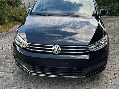 Schwarz Gebraucht 2019 VW Touran Highline Van / Kleinbus | 21.900 € (Guter Preis)
