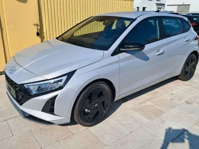 Neu Hyundai i20 90 PS (66 kW) 2026 Lumen grey Kleinwagen