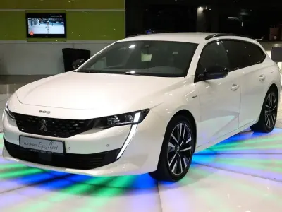 Gebraucht Peugeot 508 SW GT 224 PS (164 kW) 2021 Blanc nacre Kombi
