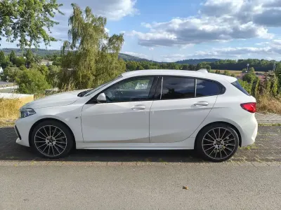 Gebraucht BMW 118 M Sport 136 PS (100 kW) 2021 Weiß Coupé