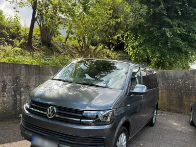 Gebraucht VW T6 150 PS (110 kW) 2015 Grau Van