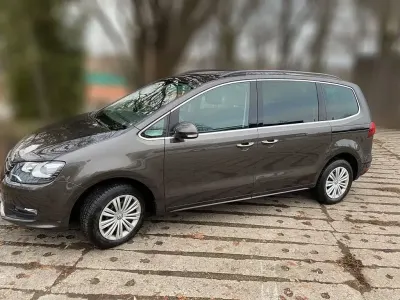 Gebraucht VW Sharan Comfortline 150 PS (110 kW) 2019 Braun Van / Kleinbus