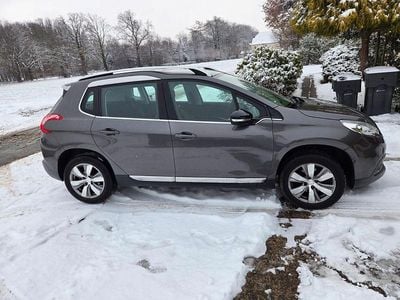 Grau Gebraucht 2015 Peugeot 2008 Style SUV | 6.999 € (Guter Preis)