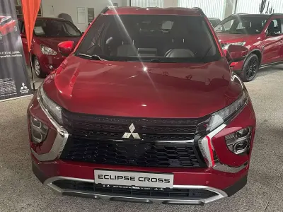 Gebraucht Mitsubishi Eclipse Cross Plus 98 PS (72 kW) 2022 Dynamik rot (d) SUV