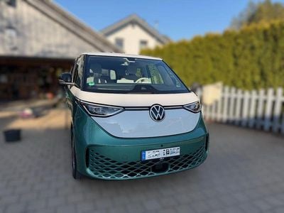 Begagnad VW ID. Buzz Pro 150 kW (204 HK) 2023 Grön Minibuss