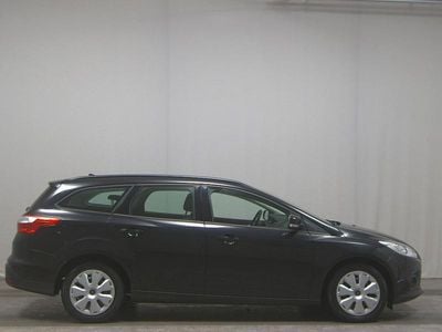Gebraucht Ford Focus Trend 105 PS (77 kW) 2014 Schwarz Limousine